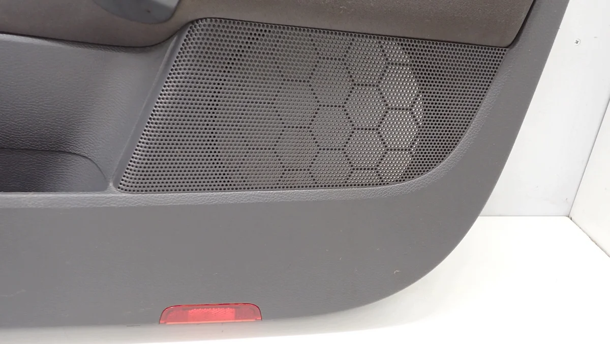 VW Golf V Türverkleidung rechts vorne image 6