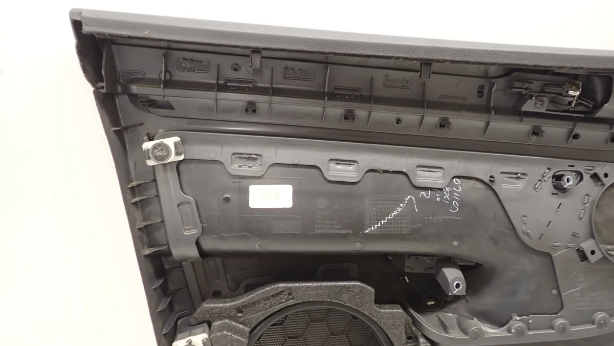 VW Golf V Türverkleidung rechts vorne image 10