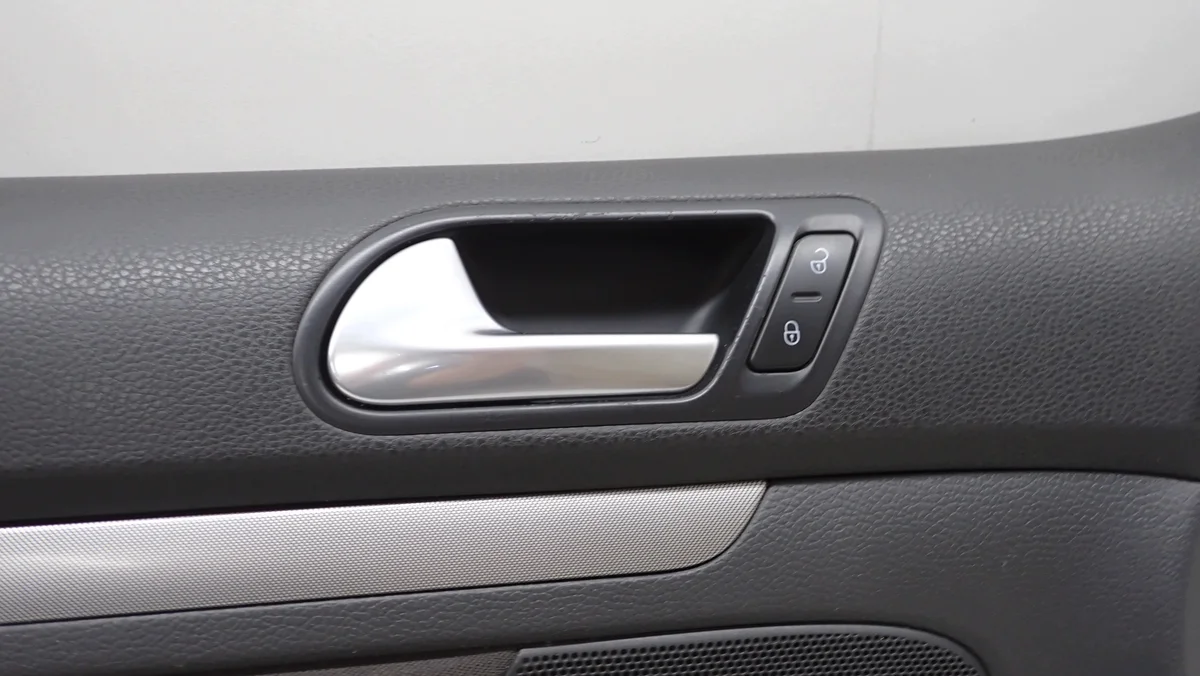 Dörrpanel Vänster Fram VW Golf V Kombi image 7
