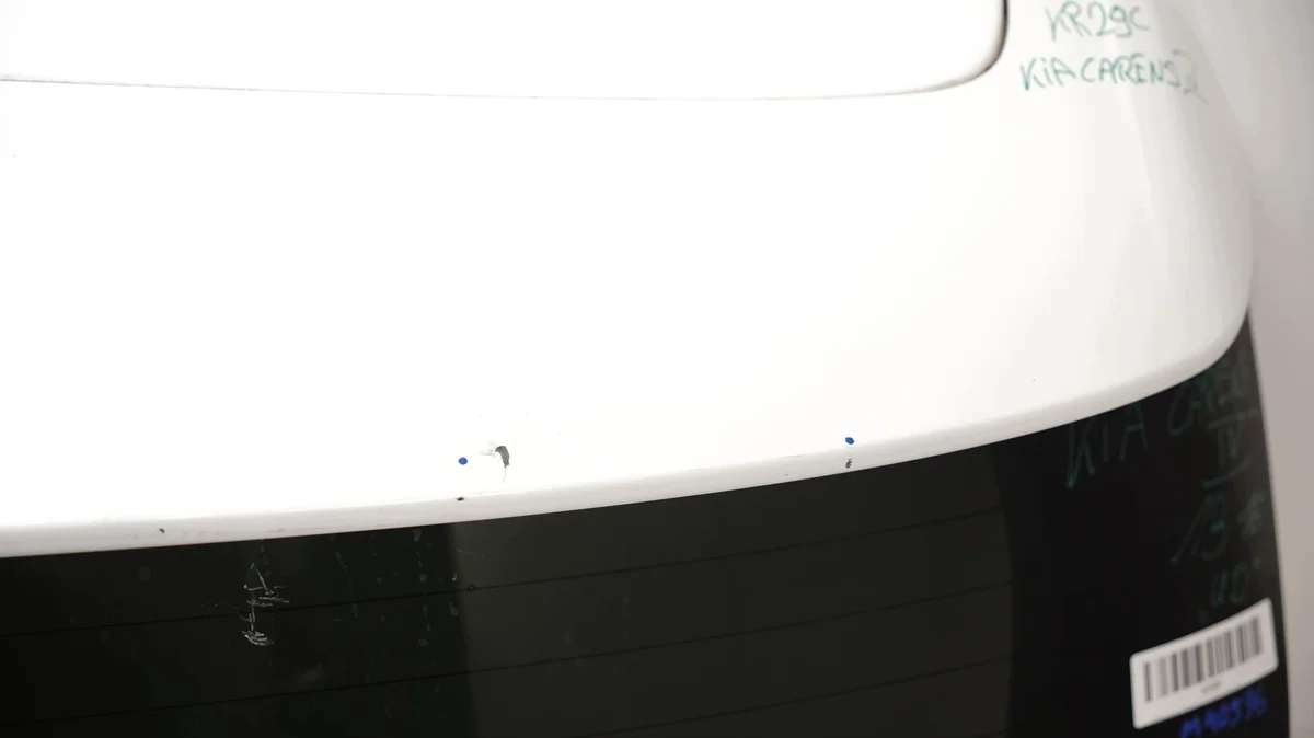 Portón Kia Carens IV 2013-2016 Usado image 6