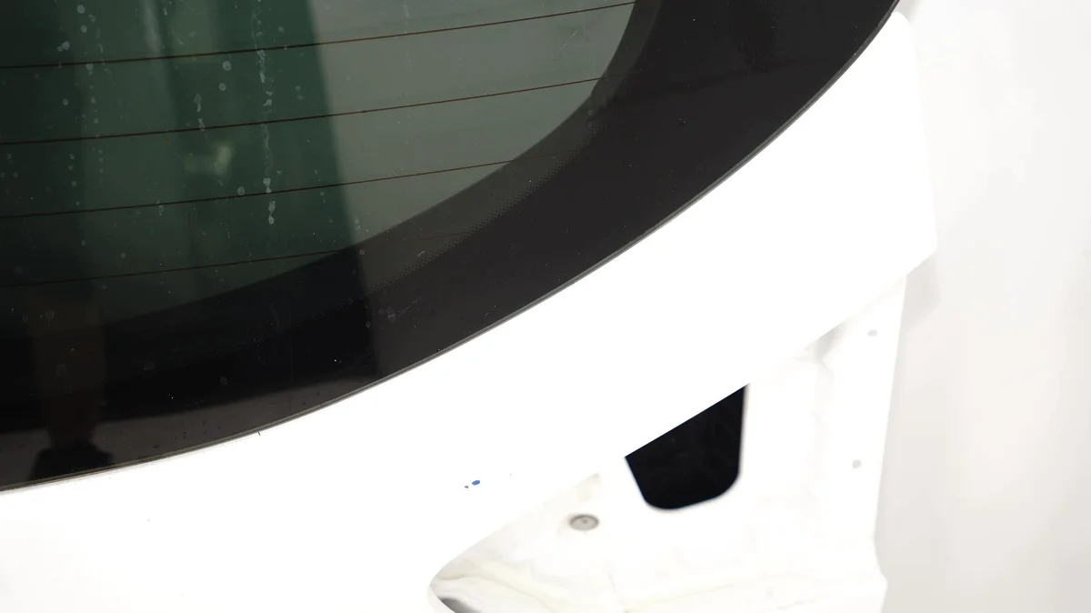 Portón Kia Carens IV 2013-2016 Usado image 7