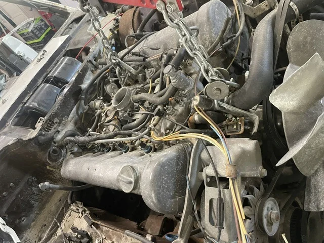 Motor Mercedes w107 280SL M110 Usado image 3