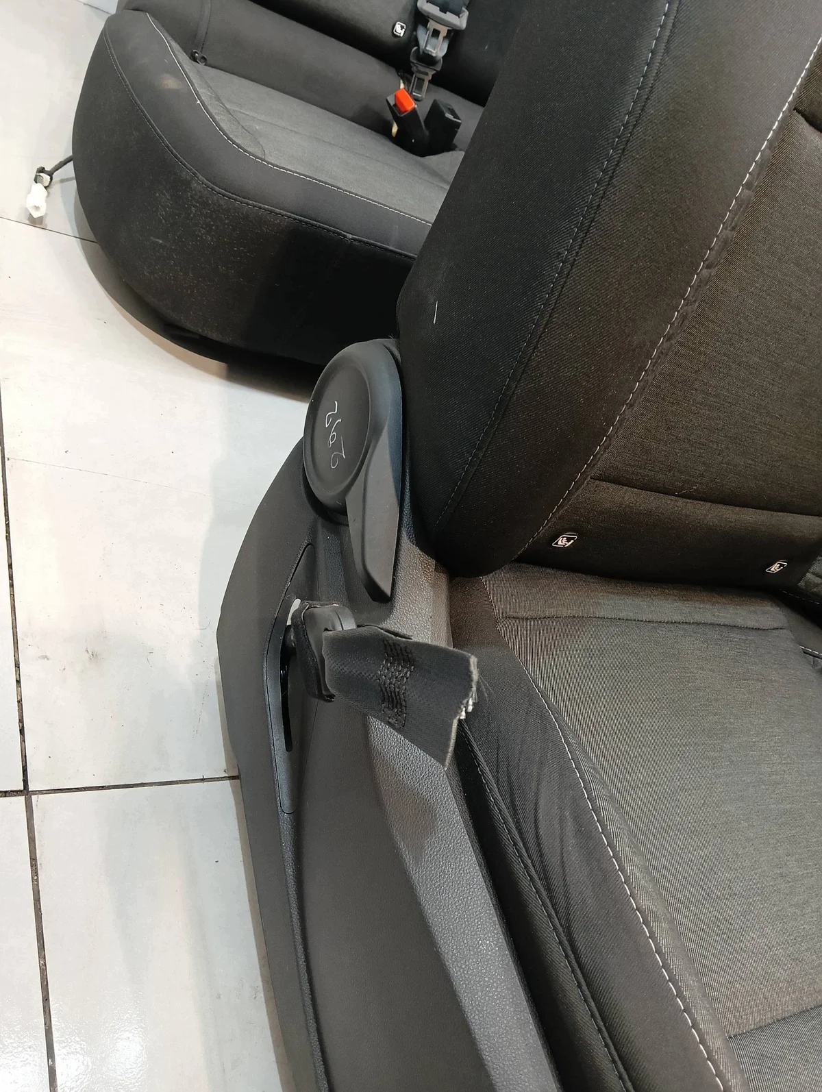 Sièges et panneaux latéraux Renault Captur II image 5