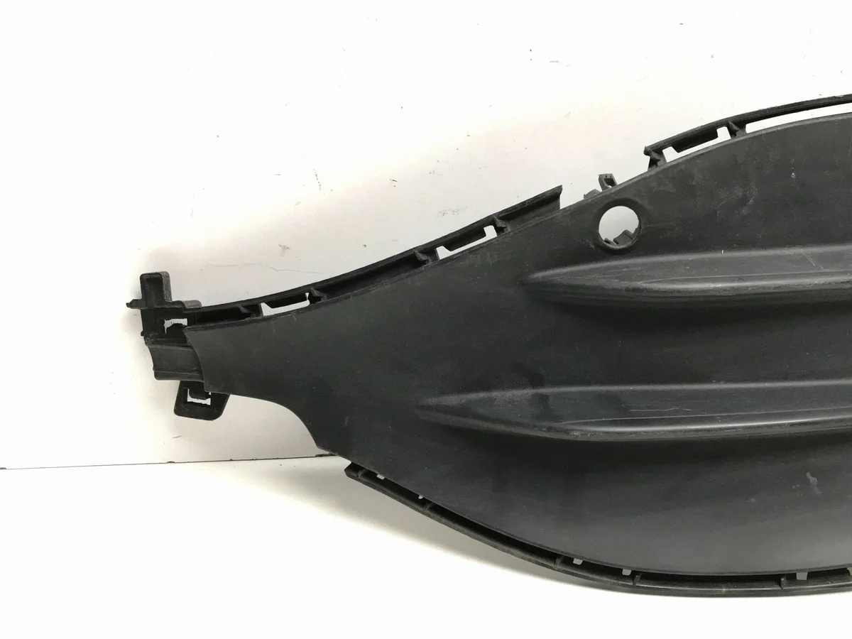 MERCEDES EQA W243 etusäleikkö A2438859203 image 3