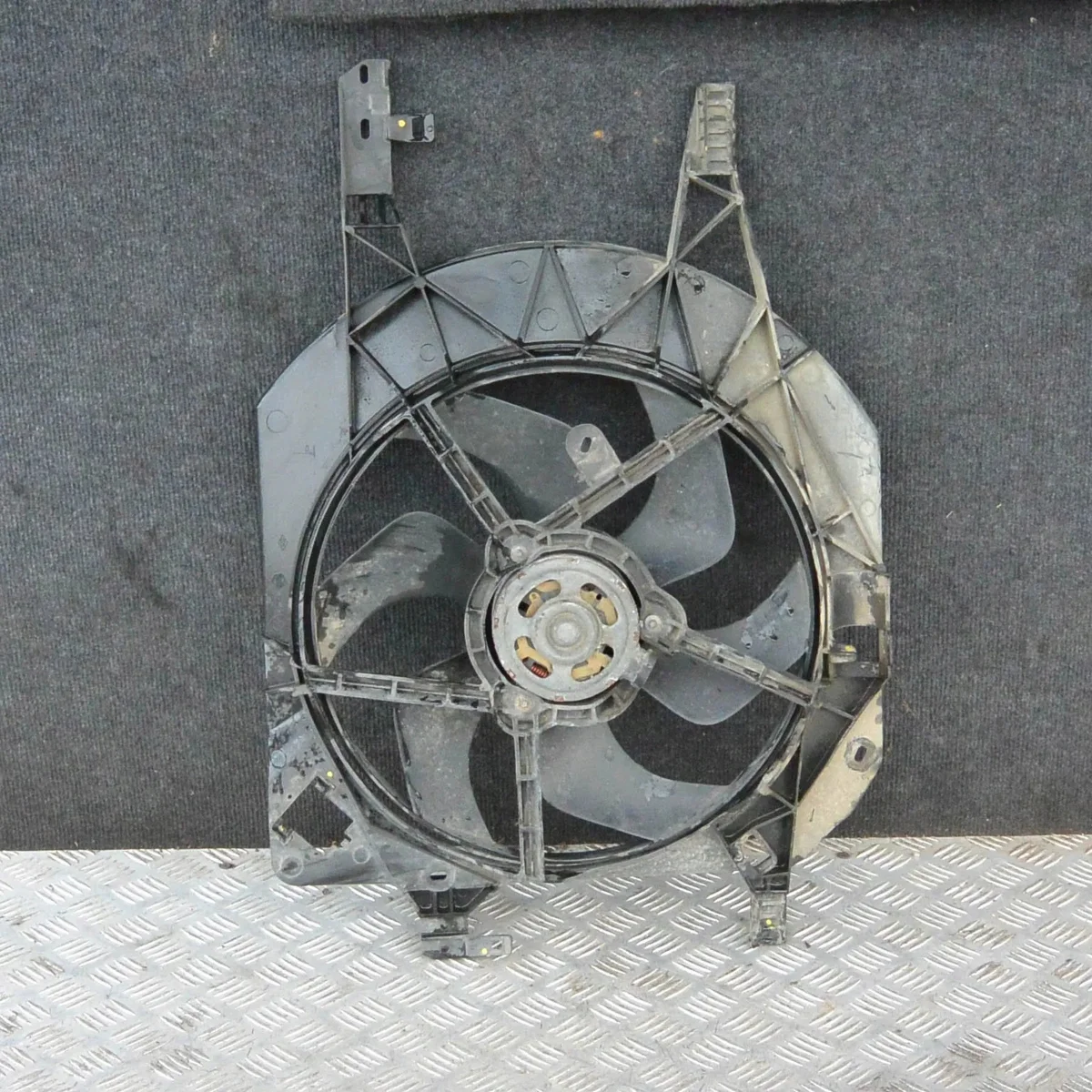 Etupalkki Opel Vivaro Furgon (F7)
