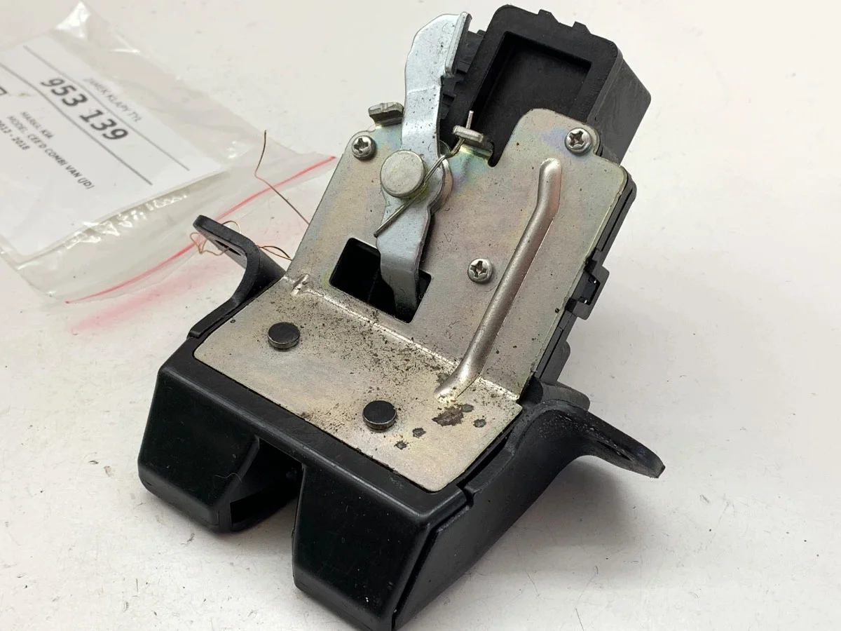Chiusura bagagliaio Kia Ceed SW 81230-A6000