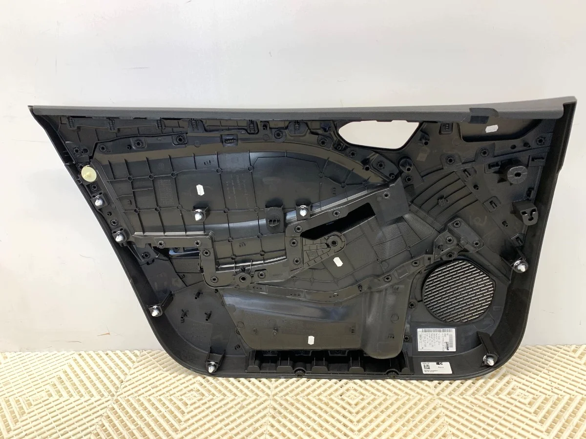 Dörrpanel höger fram Mitsubishi Colt VII image 4