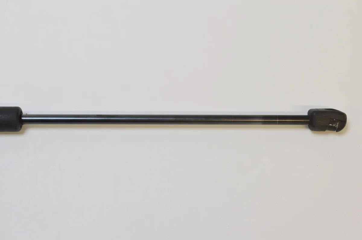 Mazda 3 BK - Pistone Cofano Posteriore Destro