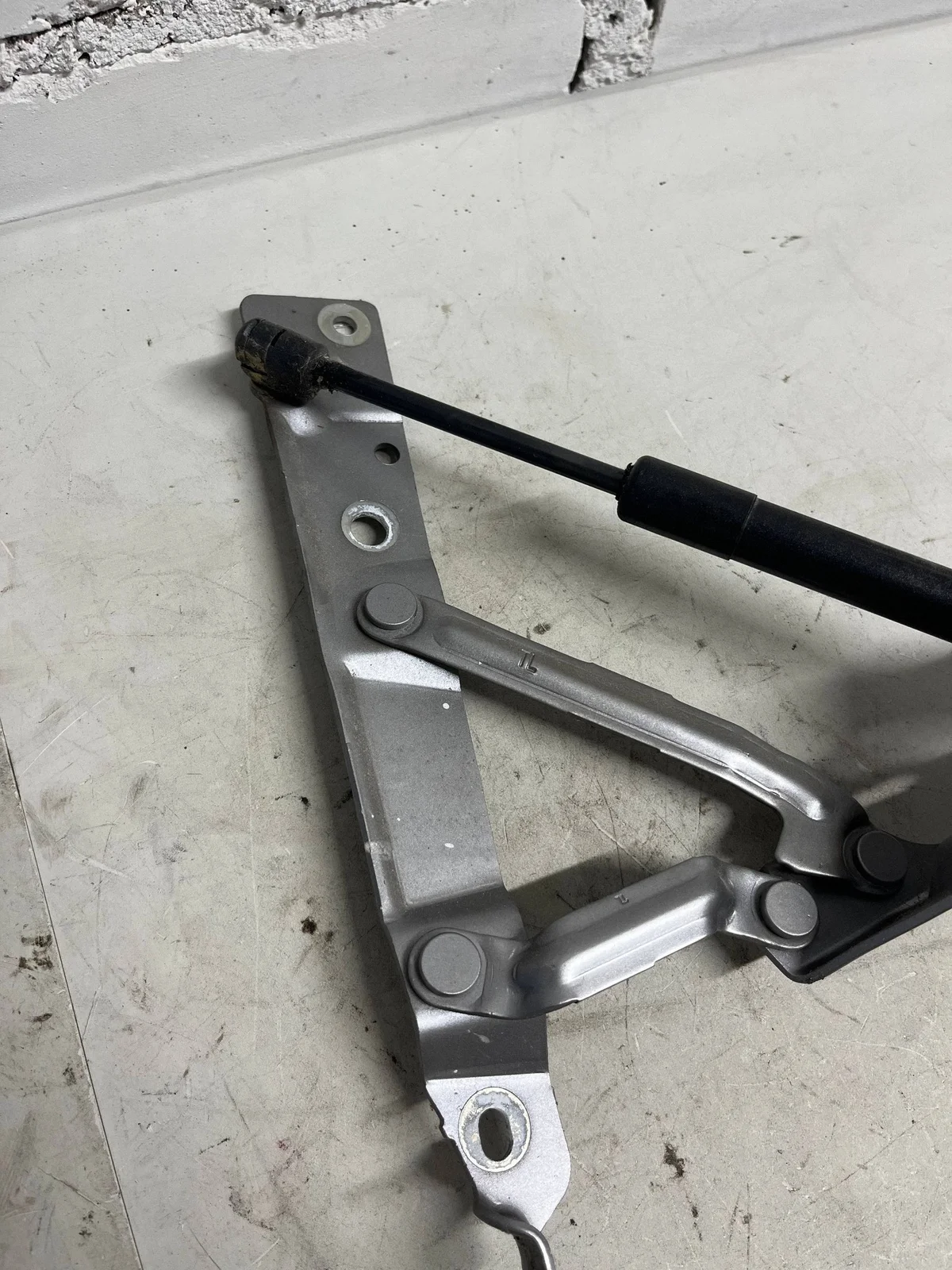 2015 Dodge Challenger Trunk Hinge - Left image 3