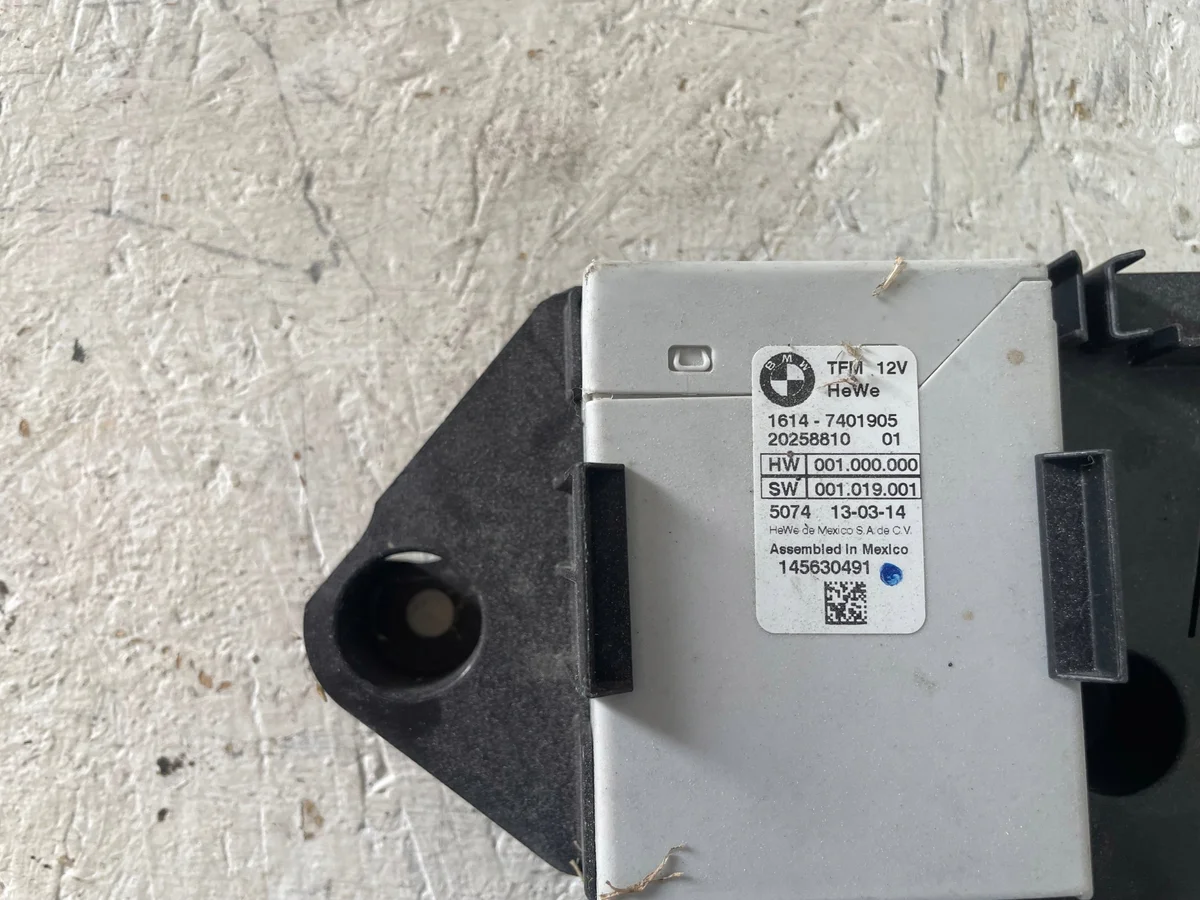 Module Brandstofpompregeleenheid BMW i3 7401905