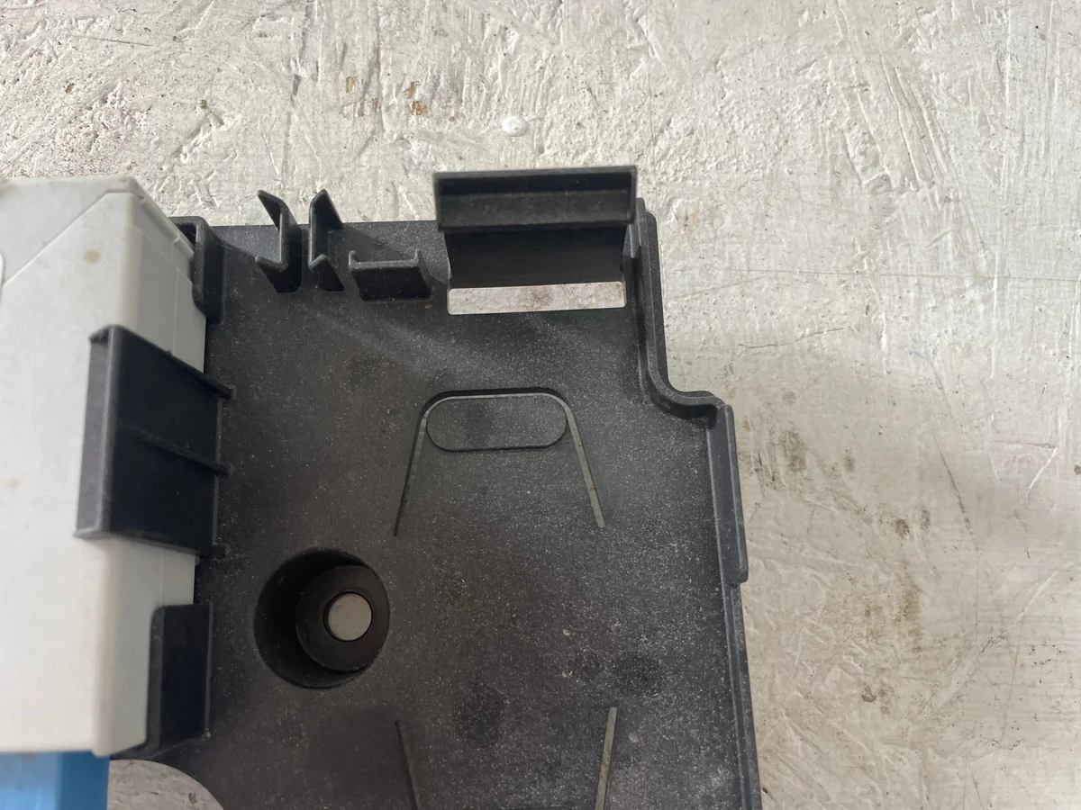 Fuel Pump Control Module BMW i3 7401905 image 4
