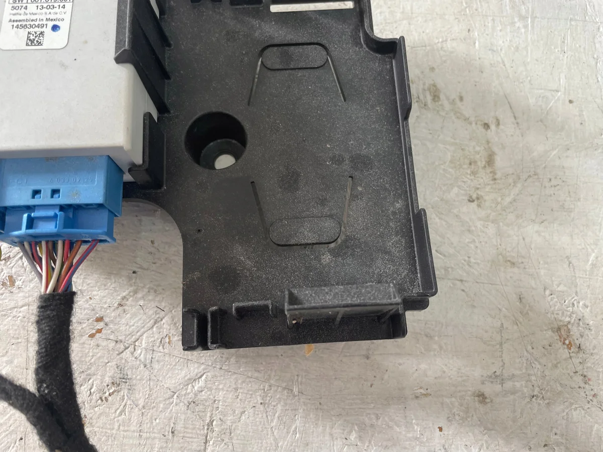 Fuel Pump Control Module BMW i3 7401905 image 5