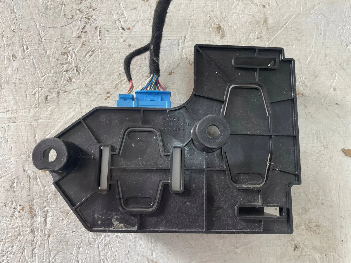 Fuel Pump Control Module BMW i3 7401905 image 6
