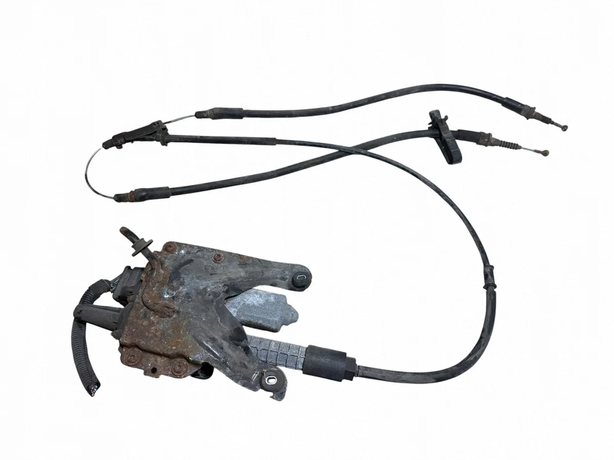 Opel Astra J Handbrake Module 13365044 image 3