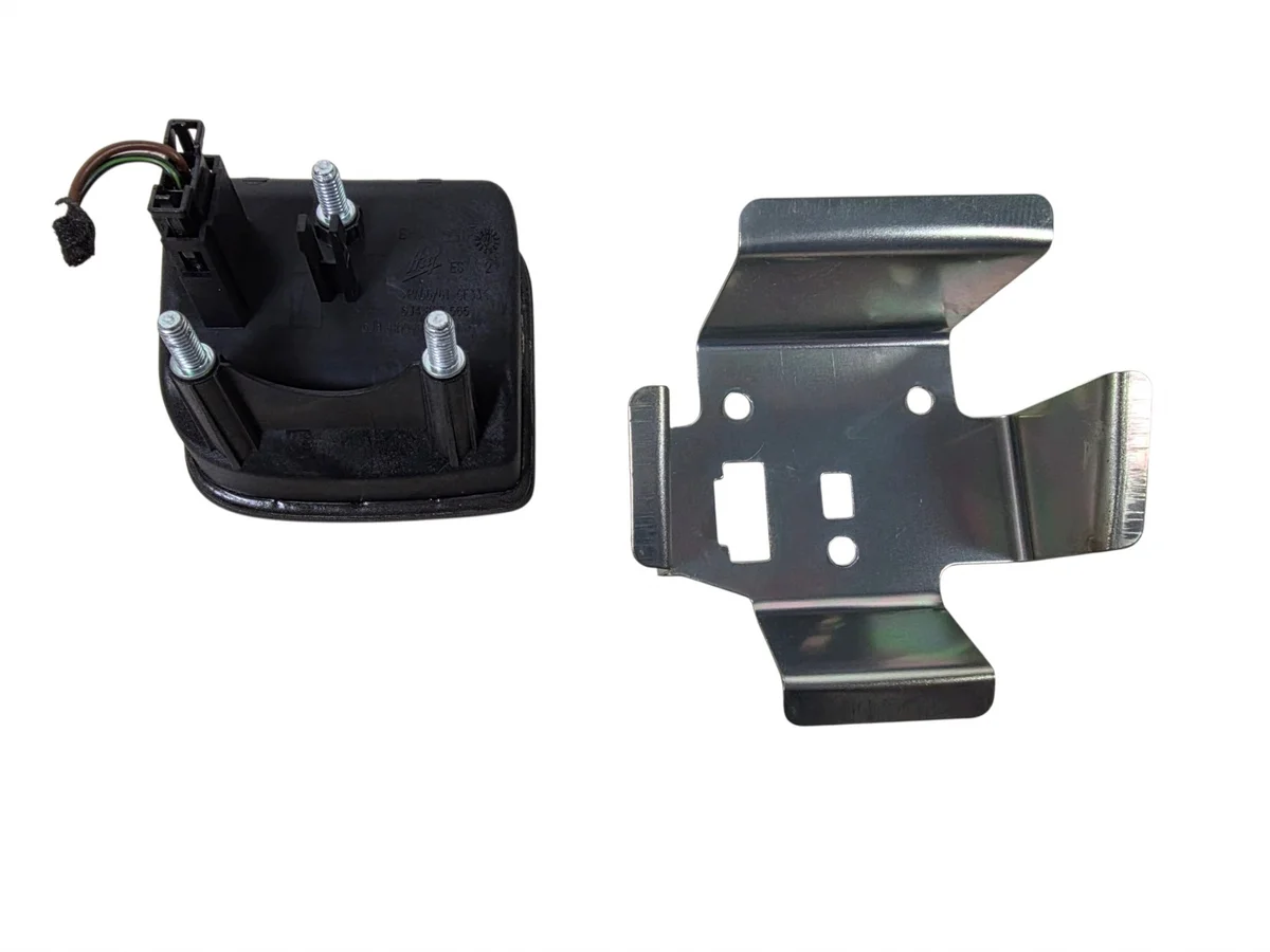 SEAT IBIZA IV Microinterruttore Bagagliaio 6J4827565A