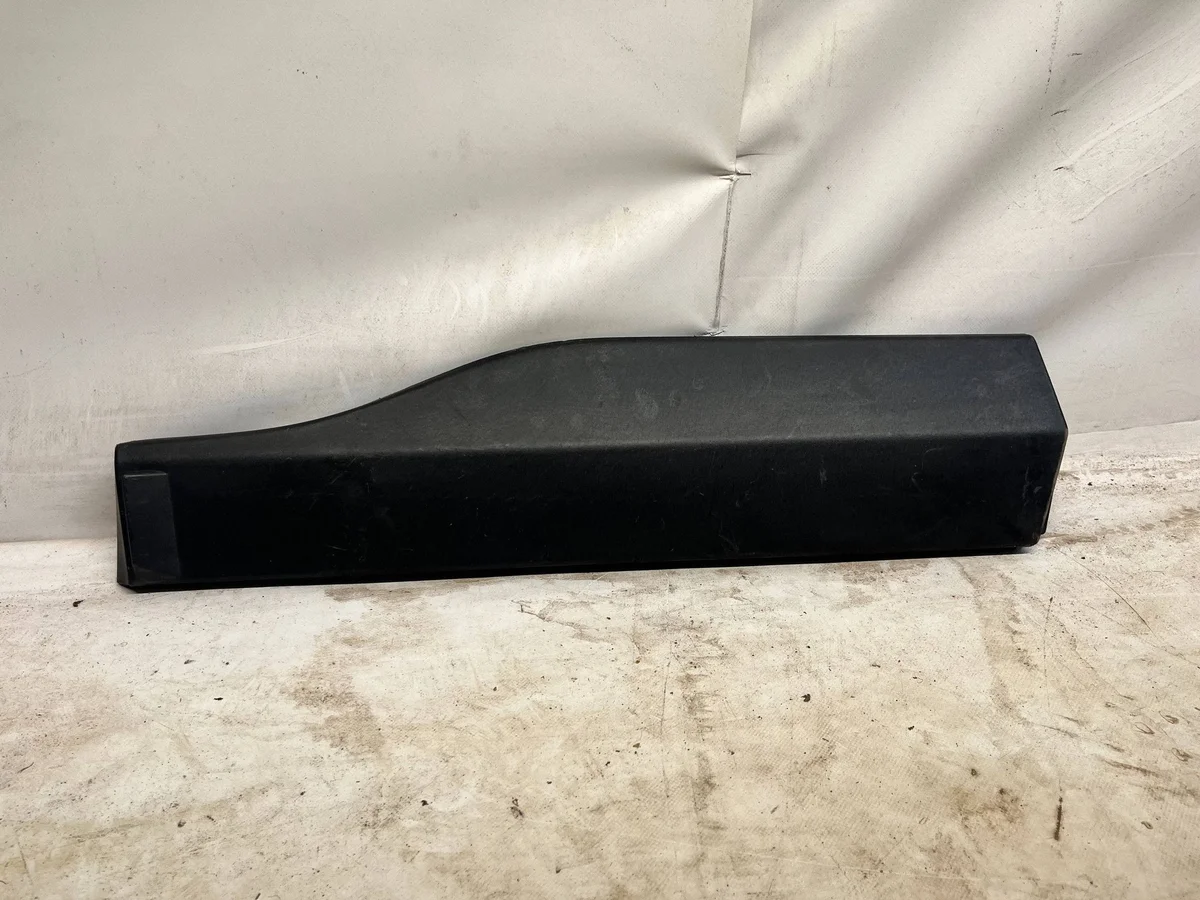 Takalista Toyota RAV4 (XA50) 750774204000