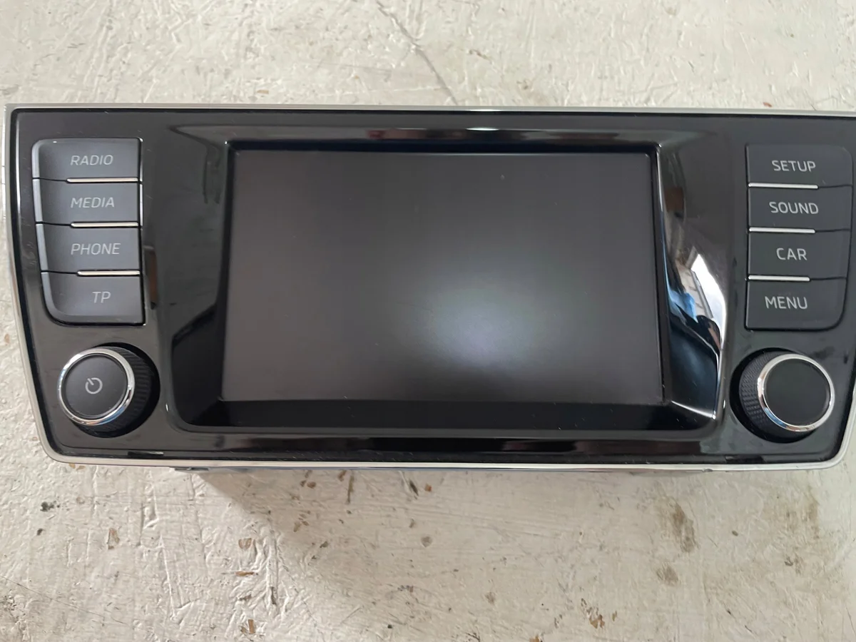 Skoda Fabia III Display Radio 6V0919604B image 4