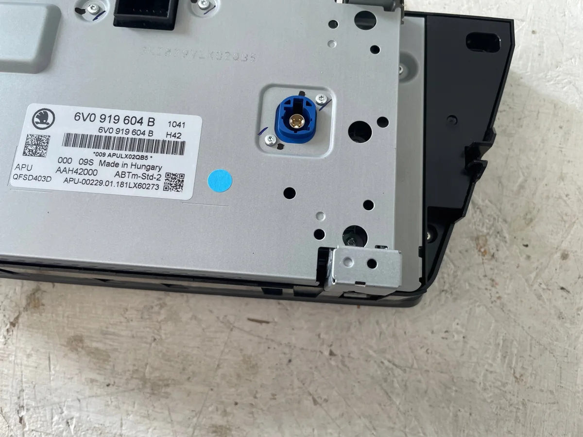 Skoda Fabia III Display Radio 6V0919604B image 10