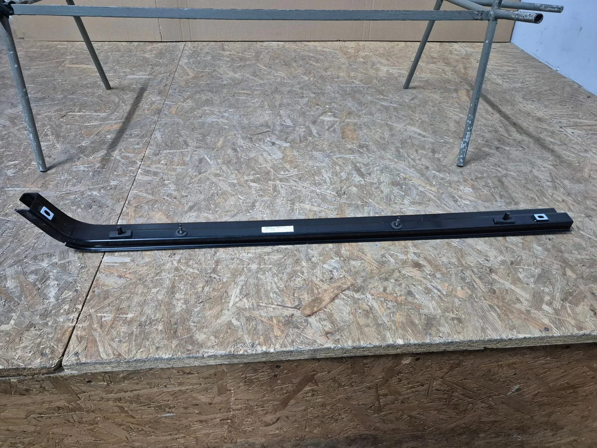 Renault Trafic IV 4/3 Führungsschiene Tür Rechts image 5