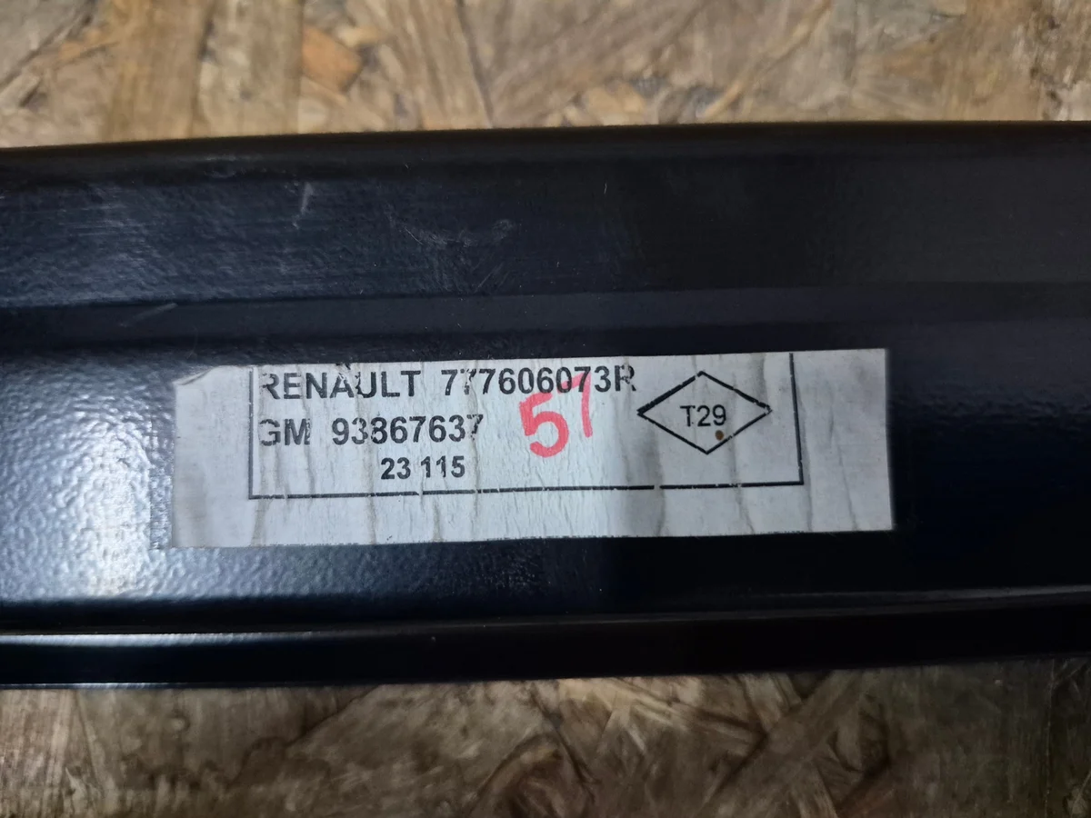 Renault Trafic IV 4/3 Führungsschiene Tür Rechts image 6