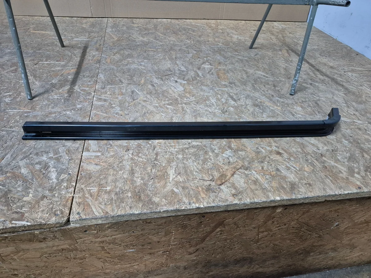 Renault Trafic IV 4/3 Führungsschiene Tür Rechts image 8