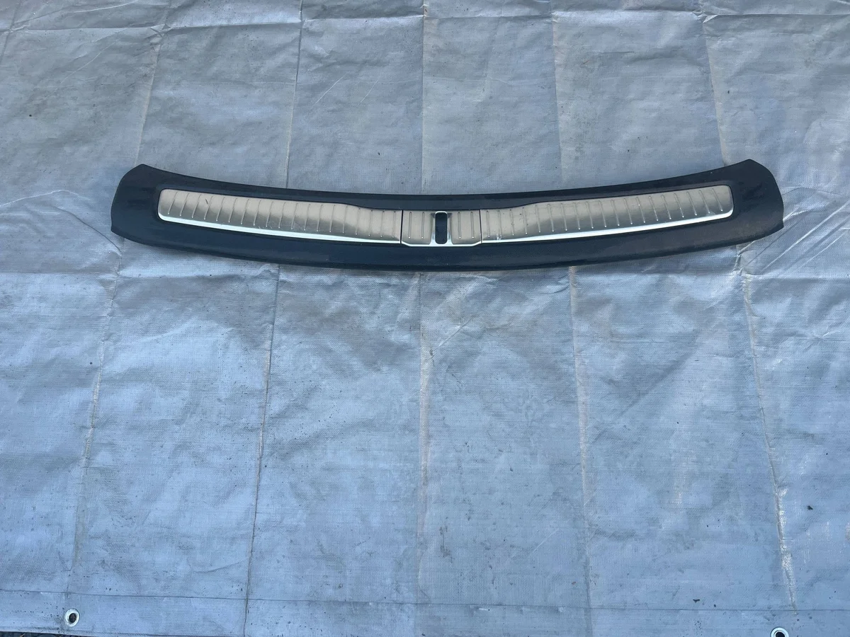 Protetor de soleira porta-malas Jeep Grand Cherokee WL