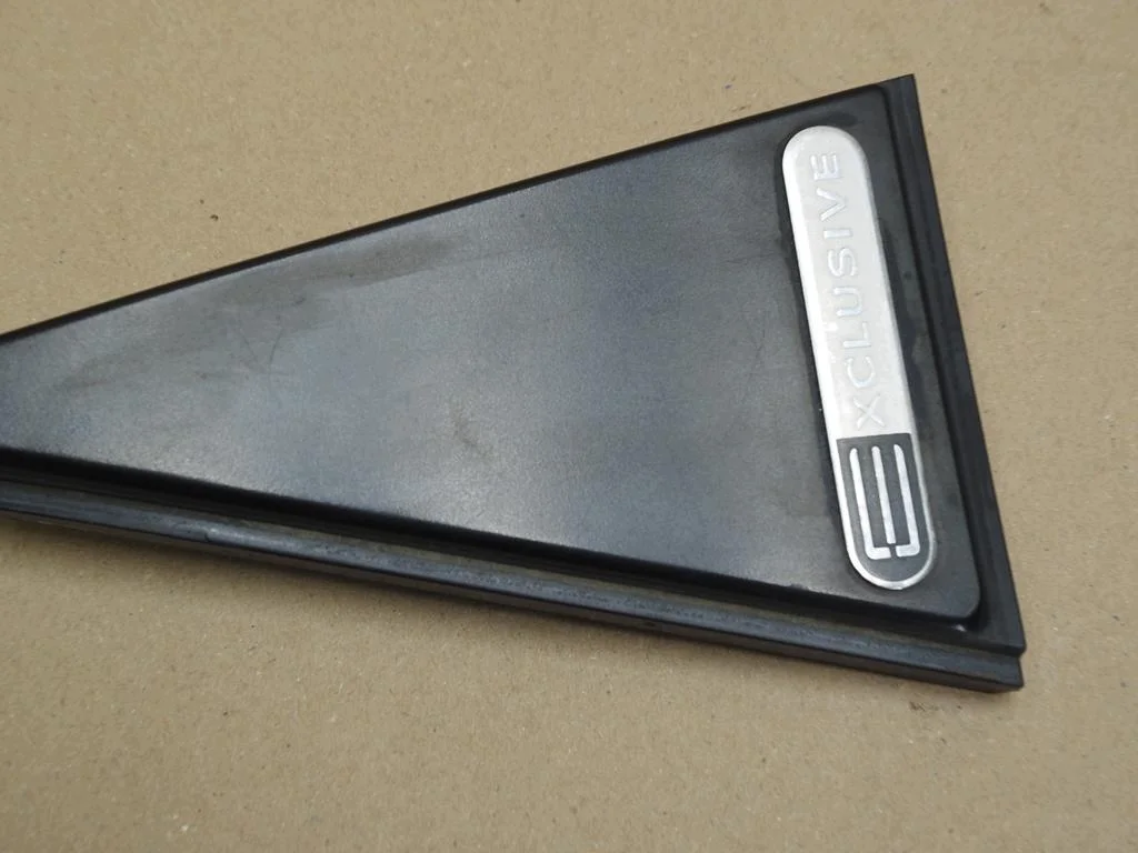 Emblème porte arrière droite Citroën C5 I image 5