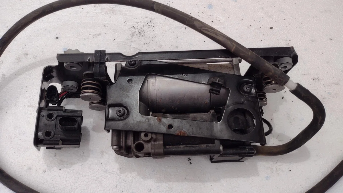 BMW 5 F10 F11 Kompressor 6789450 Gebraucht image 6