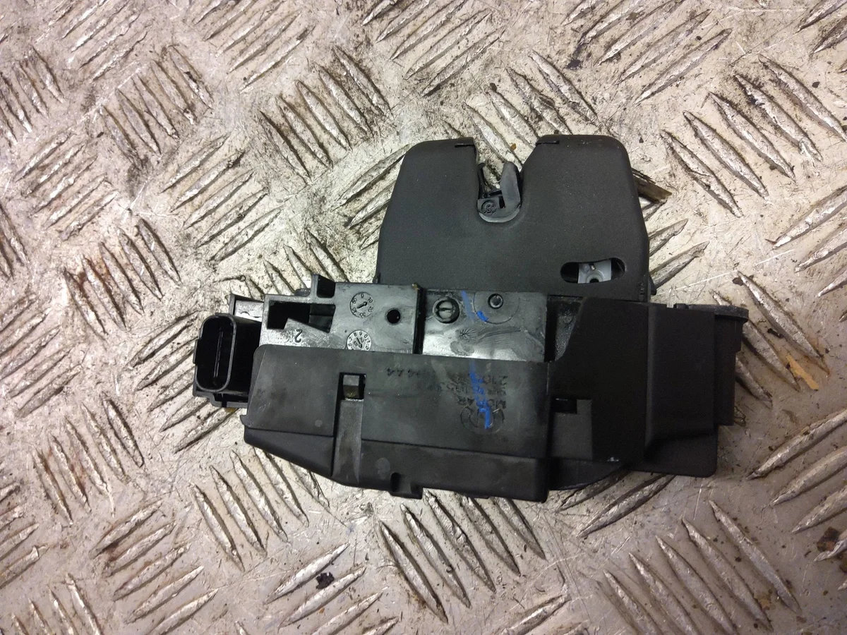 Serrure hayon Opel Corsa F 9816195380 image 4