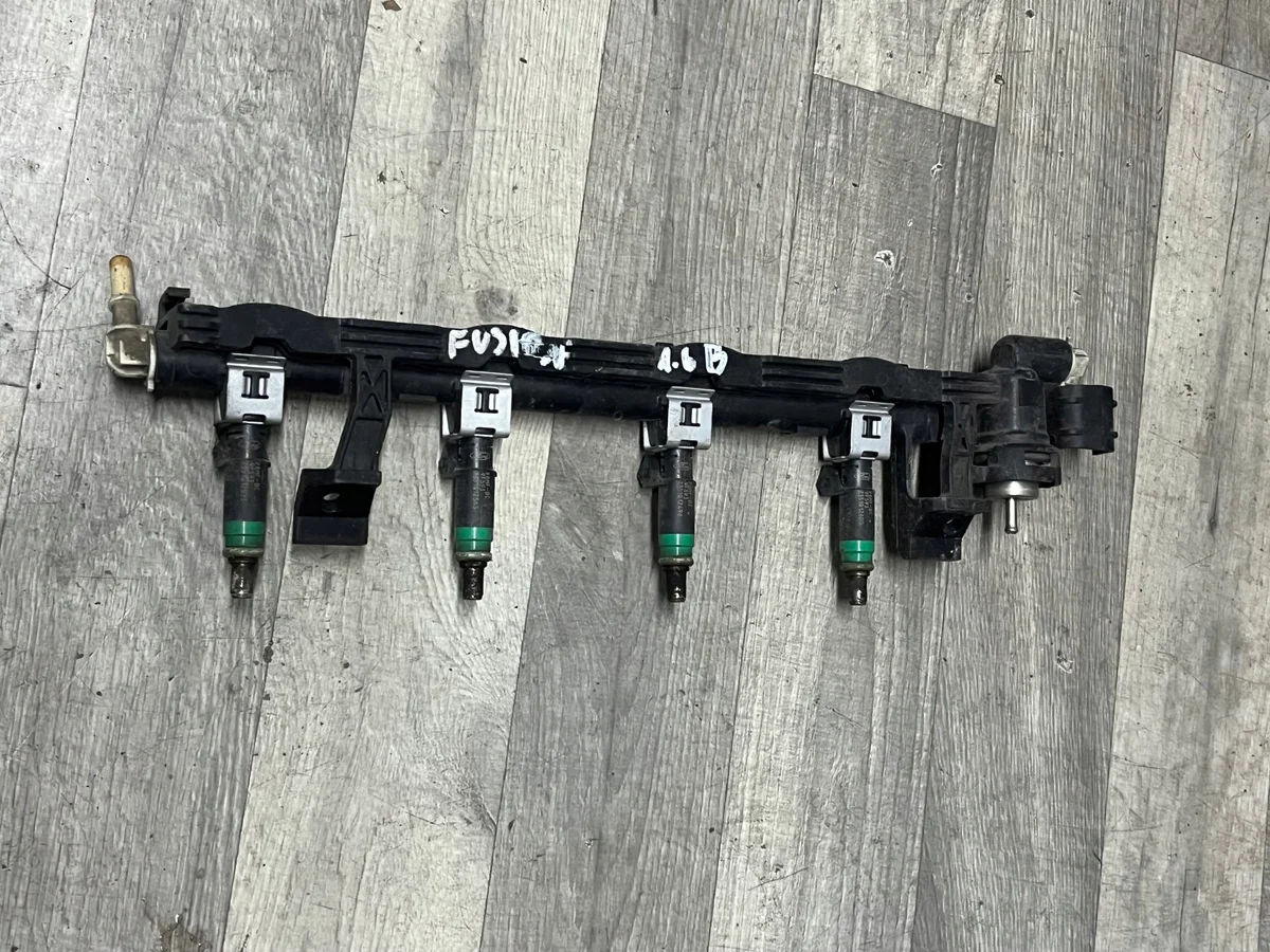 Ford Fiesta Fusion 1.6 Injector Rail 5S6G9H487AA