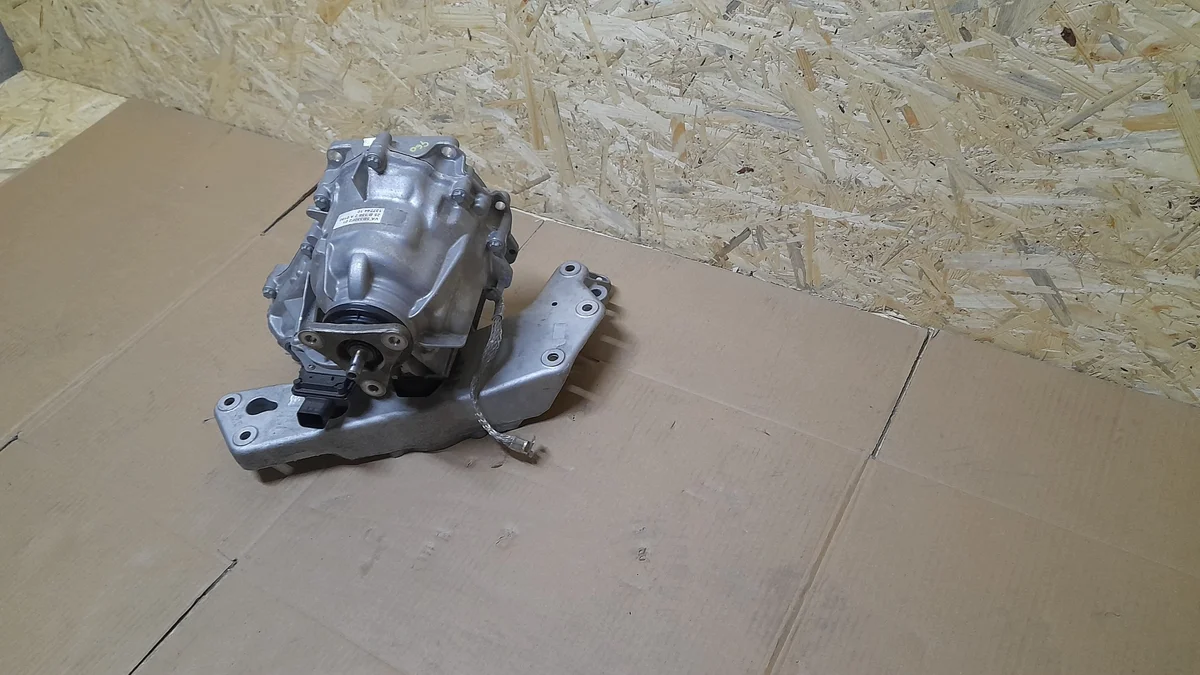 Getriebeuntersetzung BMW G60 G61 G70 X-DRIVE image 3