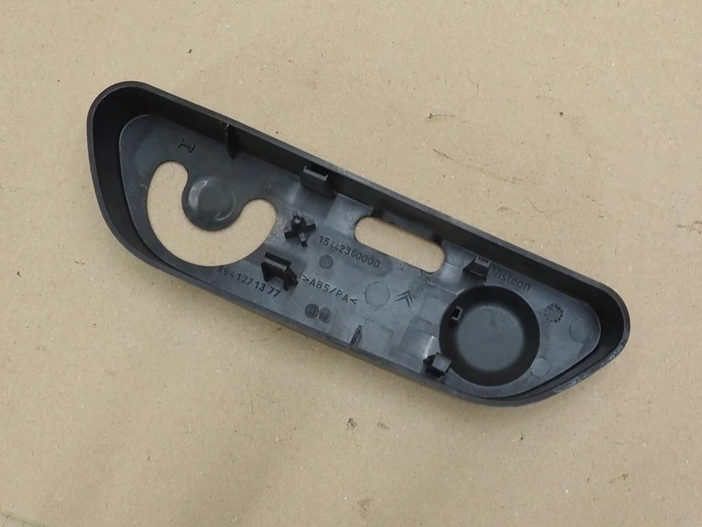 Citroen C5 II LIFT 04-08 cache vitre image 10