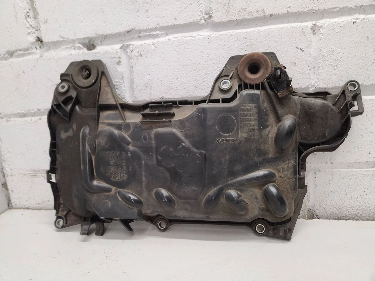 Couvre-culasse Renault Laguna III 8200376102