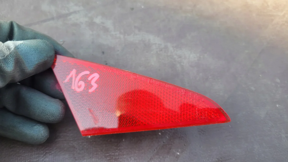 Lexus UX Refletor Traseiro Esquerdo Usado