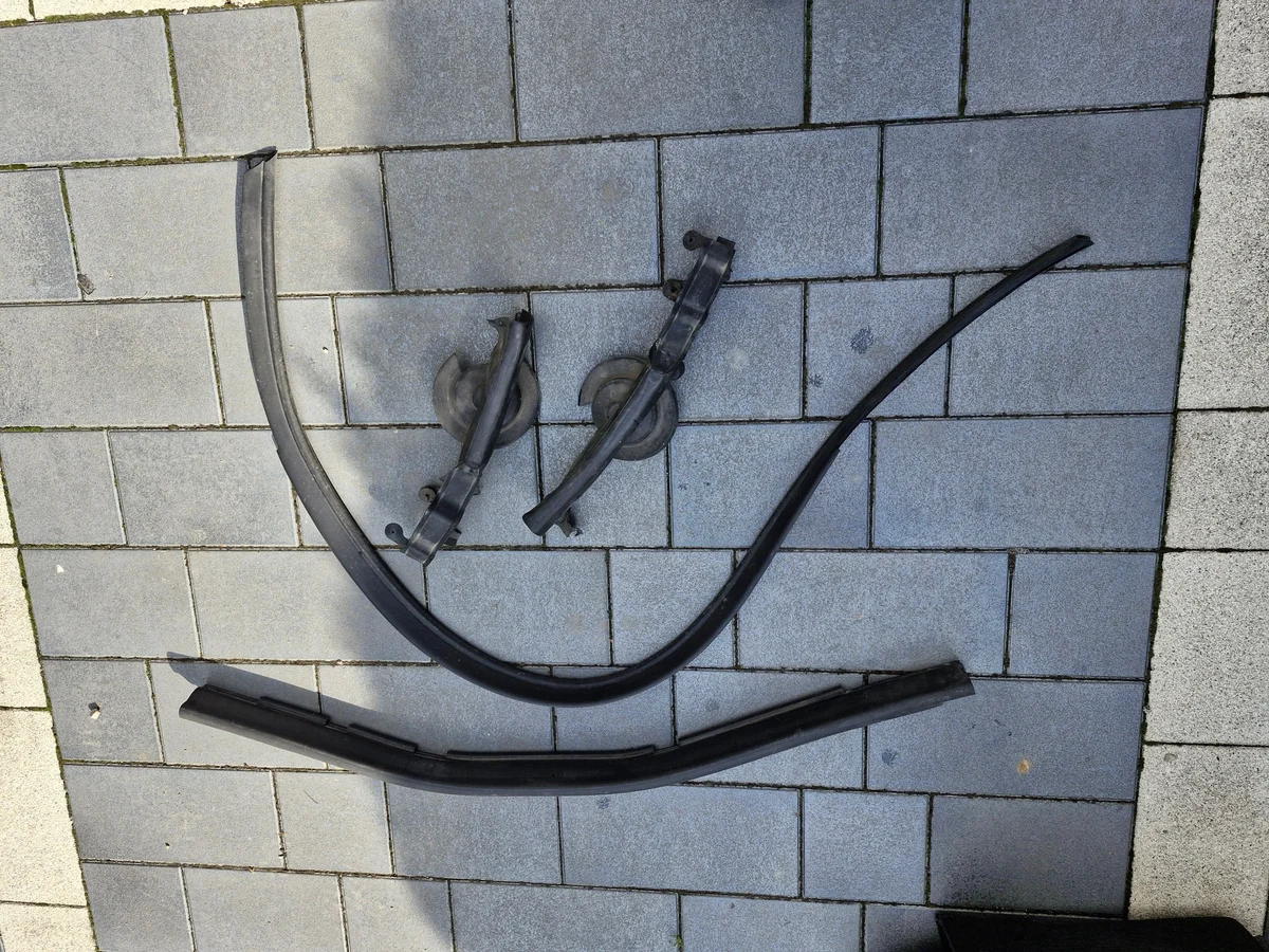 Joint capot BMW F32 F33 F36 4 pièces