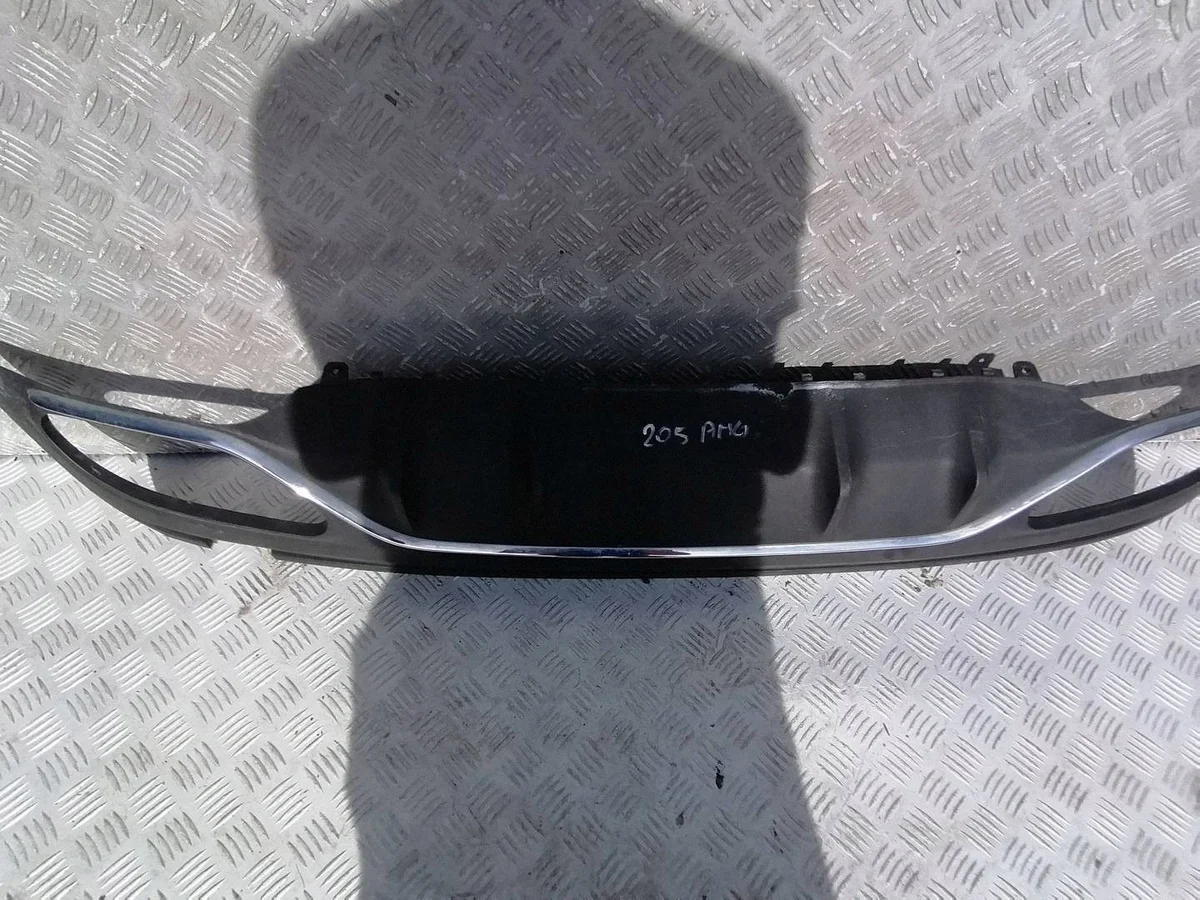 Spoiler Difusor Mercedes W205 Usado image 3