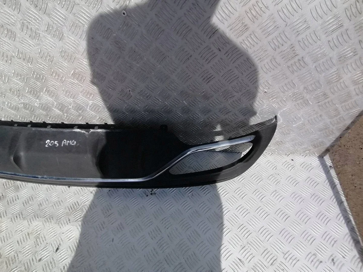Spoiler Difusor Mercedes W205 Usado image 4
