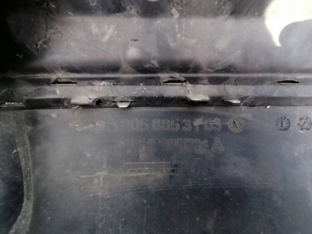 Spoiler Difusor Mercedes W205 Usado image 6