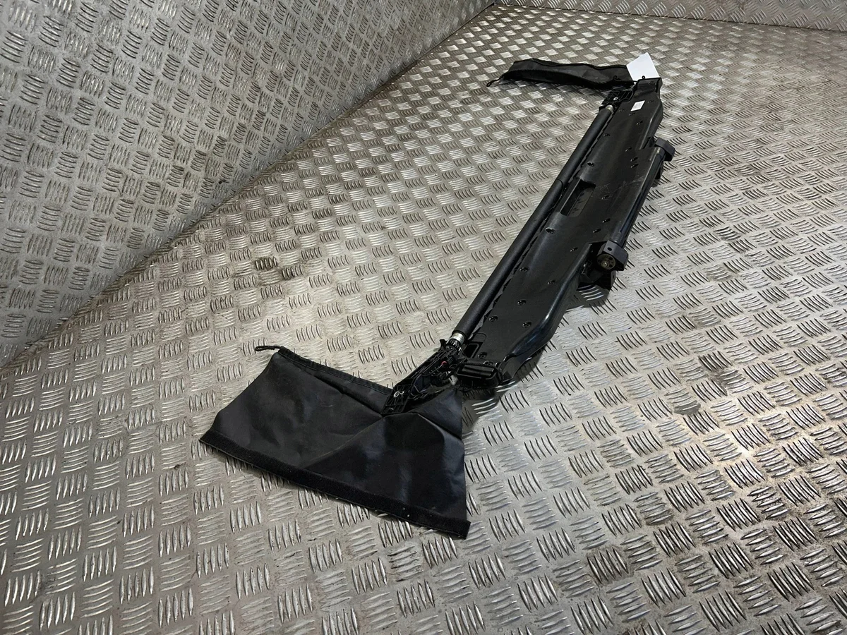 Mercedes A205 Trunk Roller Blind A2056906806 image 9