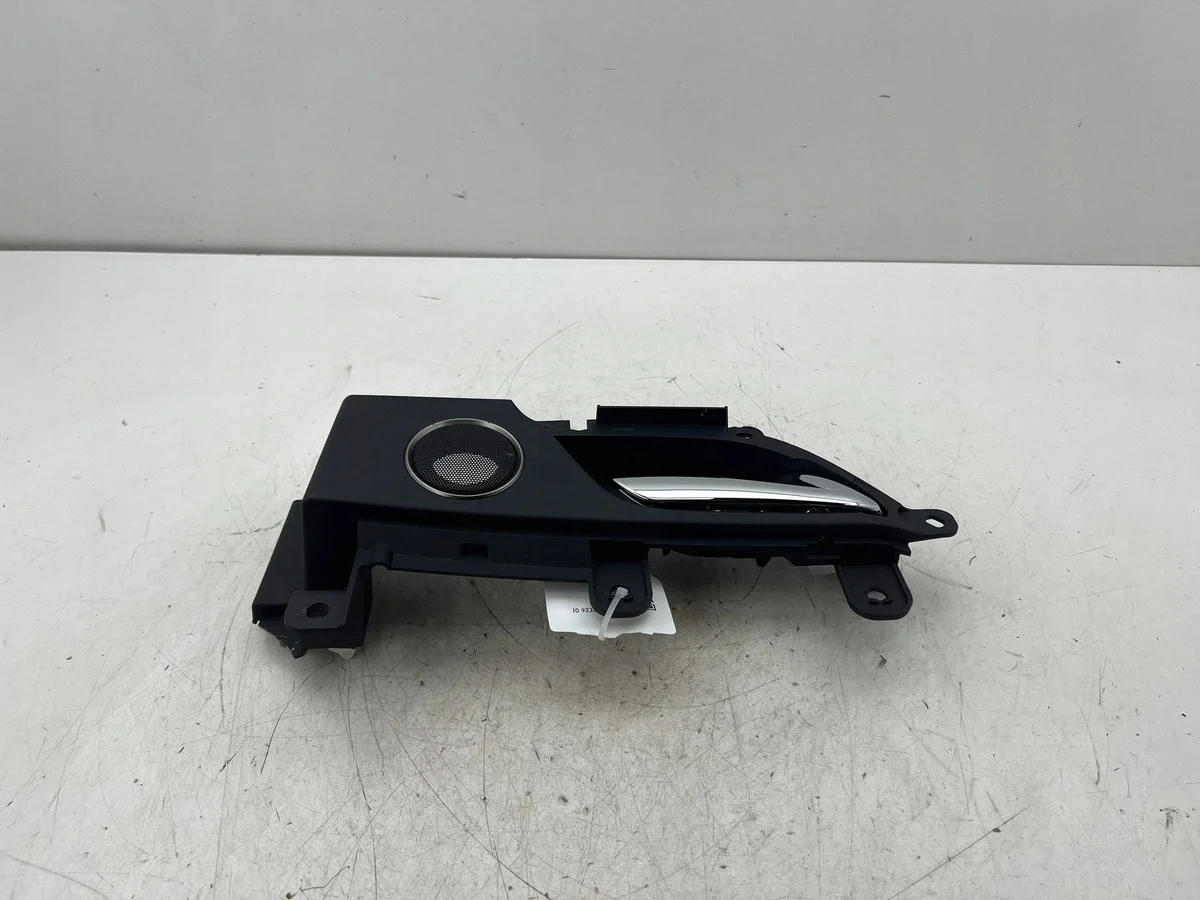 Lexus RX 450H Takaluukun kahvan peite 6929748030