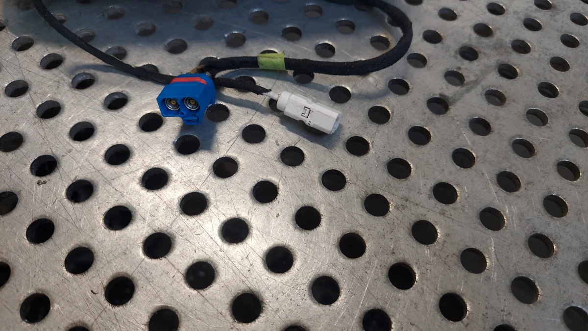 Antenne de toit Jeep Grand Cherokee WK2 image 3