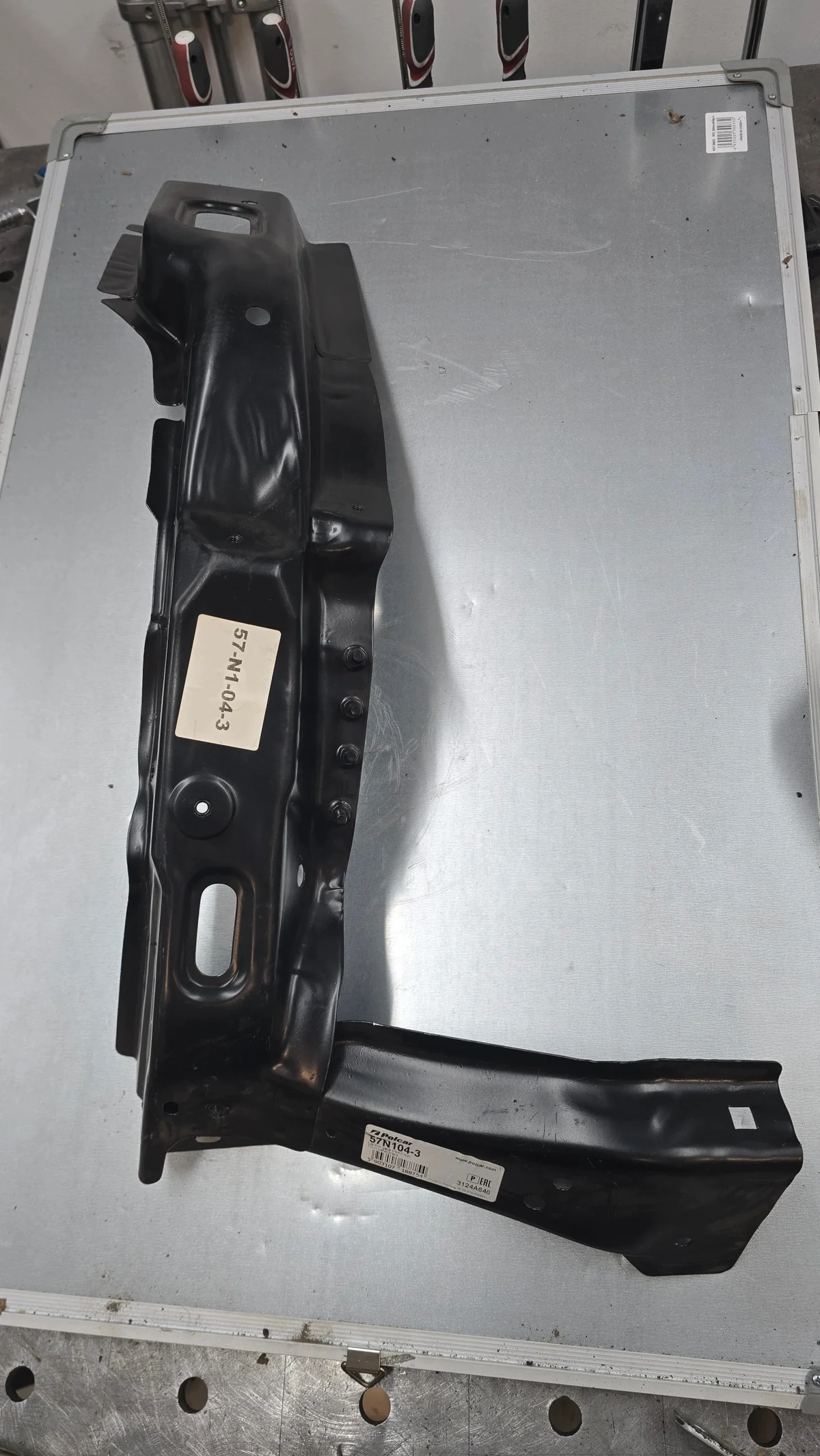 Etupalkin kiinnike vasen Fiat Ducato