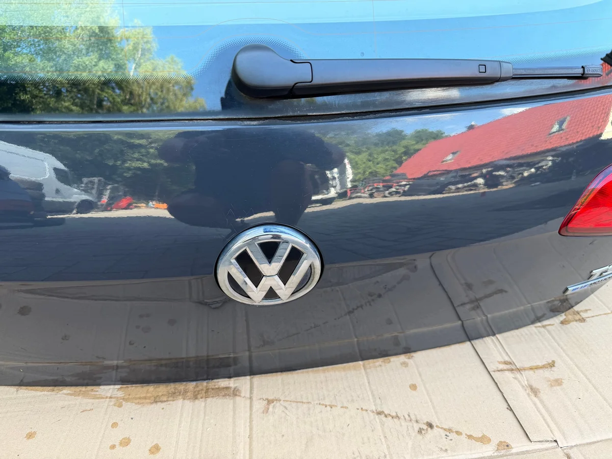 Tampa do porta-malas VW Golf 7 VII Usada image 3