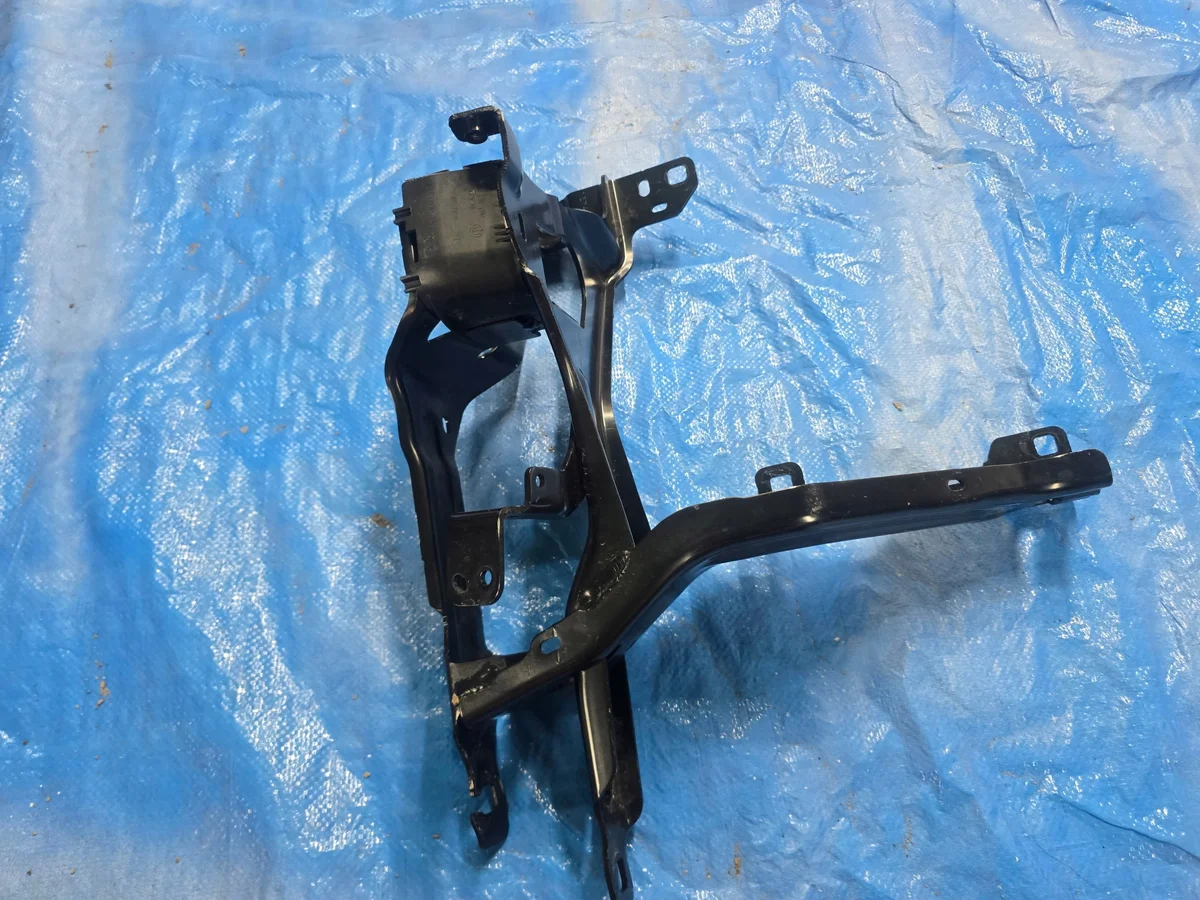 BMW X5 G05 Suporte Farol Esquerdo Usado image 3