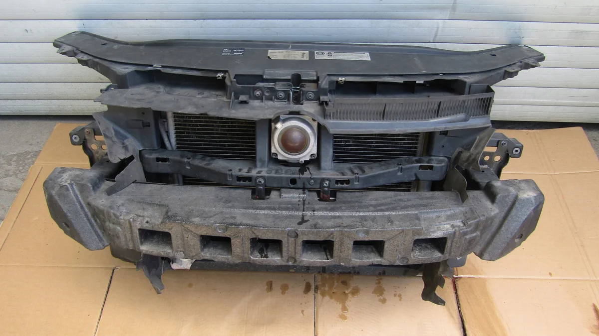 VW Passat CC frontbalk, begagnad