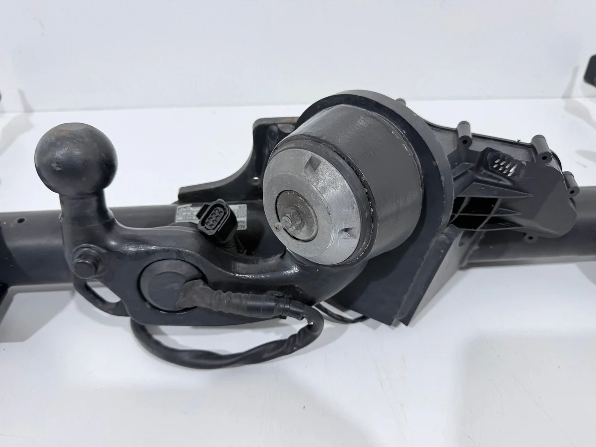 Vetokoukku Volkswagen ID.4 Käytetty 11A803881D image 4