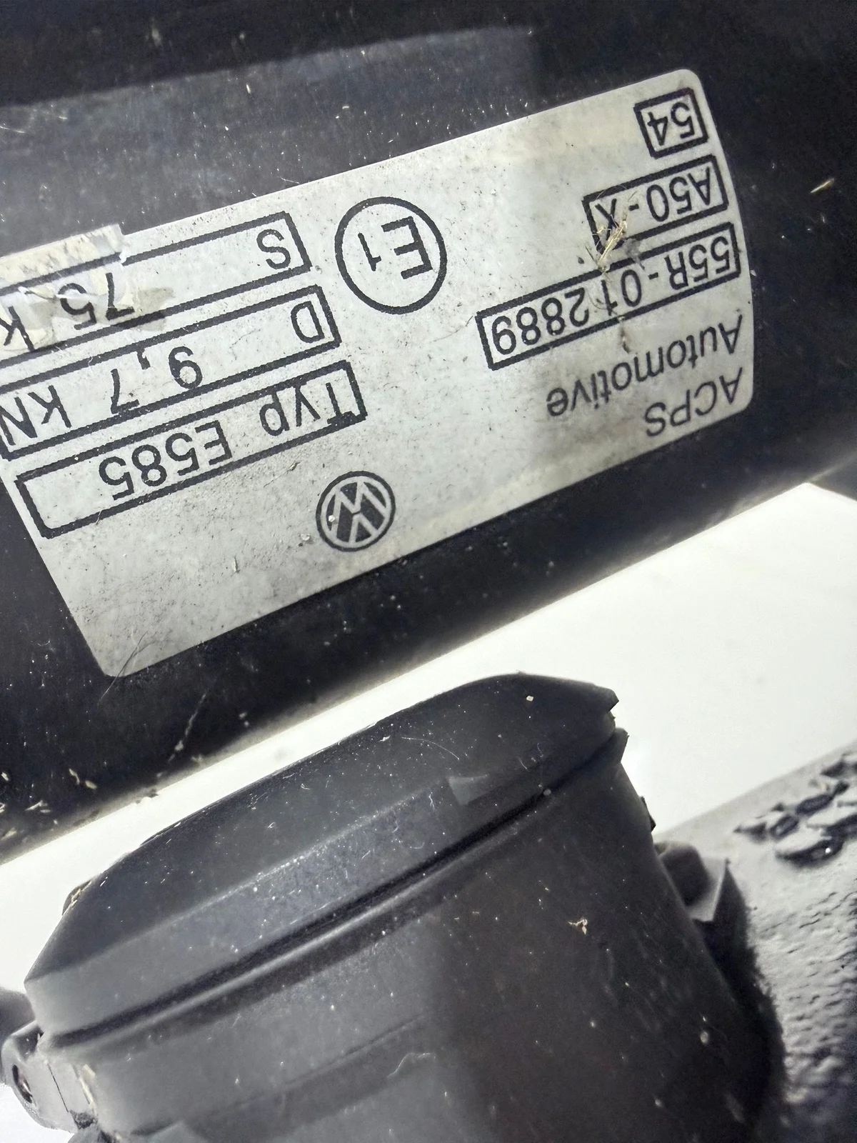 Vetokoukku Volkswagen ID.4 Käytetty 11A803881D image 10