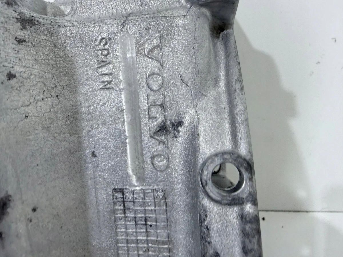 Volvo Ölkühler 30777739 gebraucht image 6