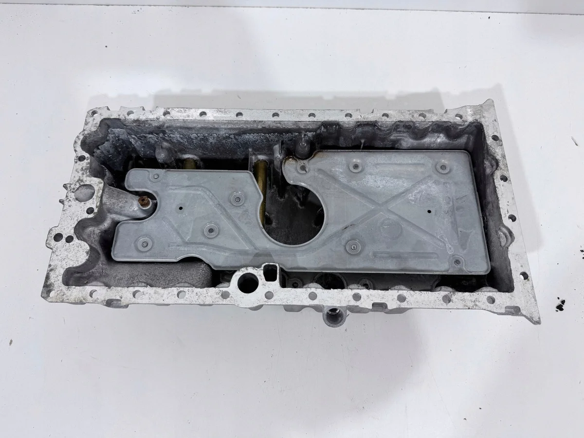 Volvo Ölkühler 30777739 gebraucht image 7