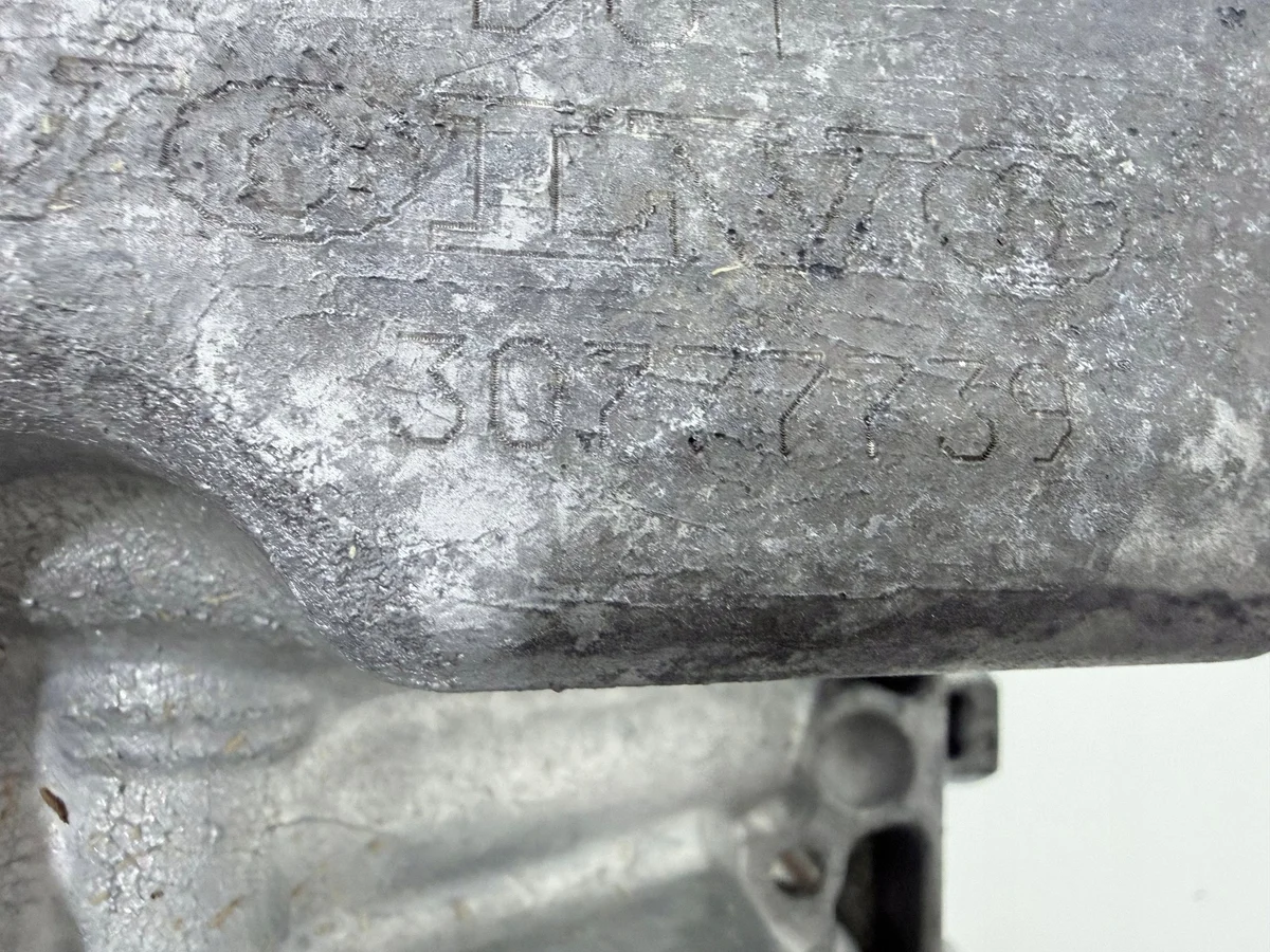 Volvo Ölkühler 30777739 gebraucht image 8